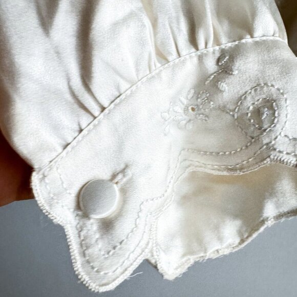 Vintage All Silk Ivory Embroidered Lace Detail Blouse M - Picture 5 of 10